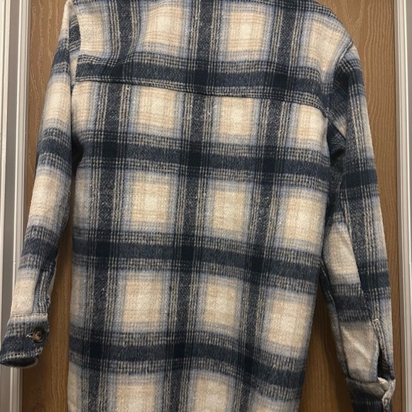 NWOT Woman’s Shacket - Picture 2 of 2